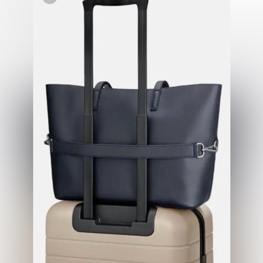 AWAY travel Latitude Large Black Leather Tote Bag - Picture 2 of 8